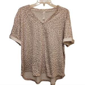 Tickled Teal Soft Cream Tan Leopard Print Cuffed Sleeve Tee Size XL